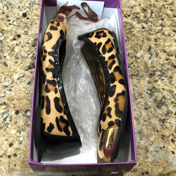Leopard flats (Sold) - Picture 7 of 8